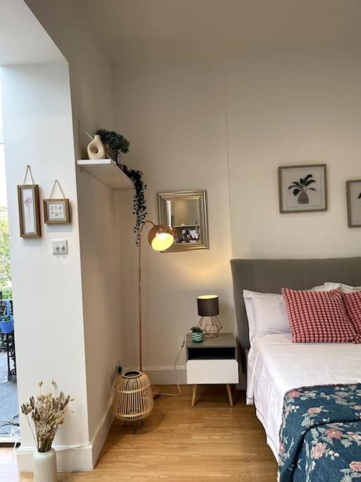 Cute&Cozy Studio Apt In Barons Court London Kültér fotó